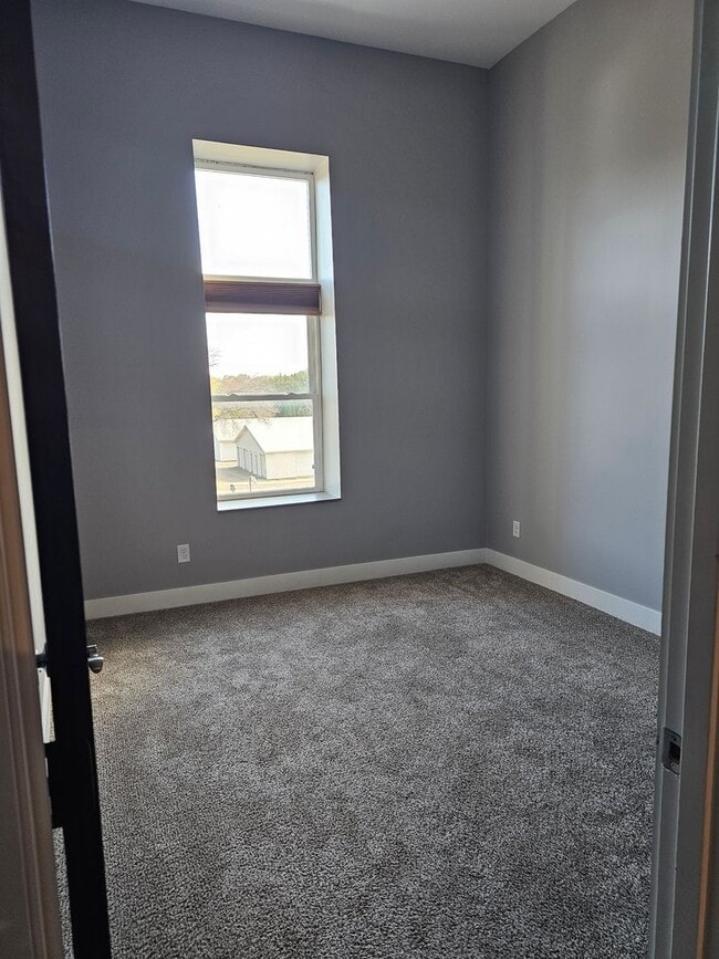 Photo - 122 S Main St Apartment