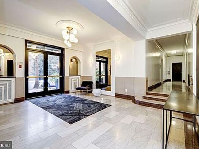 Photo - Charming Studio Unit within Walking Distance to GWU Apartment