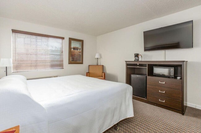 Building Photo - 245 Jess-Jo Pkwy