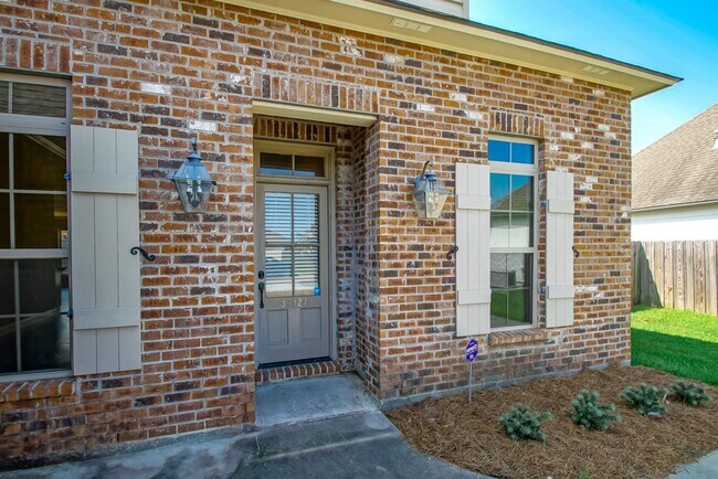 Building Photo - 39327 Ironwood Ave