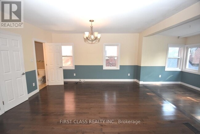 Building Photo - 102 Greenwood Ave