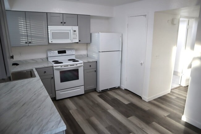 Building Photo - 5622 S 1300 E