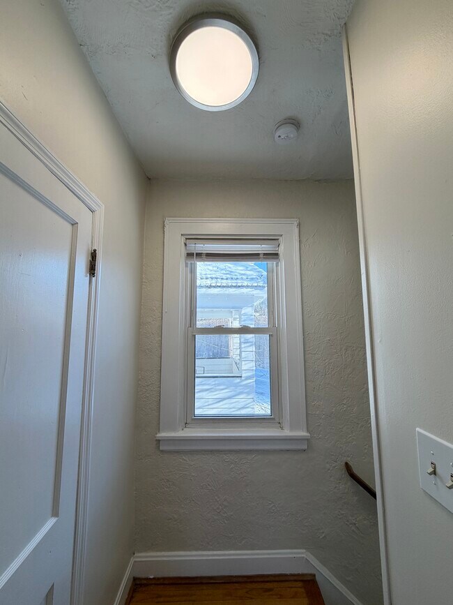 Foto del edificio - 2458 Duck Creek Rd