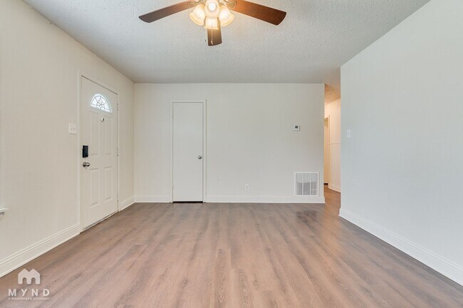 Building Photo - 5054 Virgil St