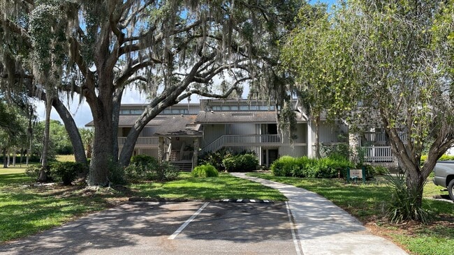 Building Photo - Priced Right!1 Bed 1 Bath Condo in Grenele...