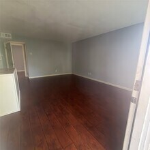 Building Photo - 4624 Bell St
