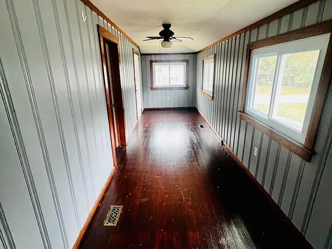 Foto del edificio - 513 Creswell Ave