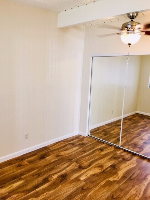 Foto del edificio - PERFECTLY LOCATED 1BD/1BA PB APARTMENT IN CROWN POINT! ONLY $2,195/mo!