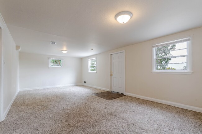 Foto del edificio - 2503 Glen View Ave