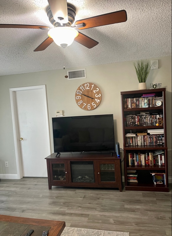 Building Photo - 5651 Rattlesnake Hammock Rd