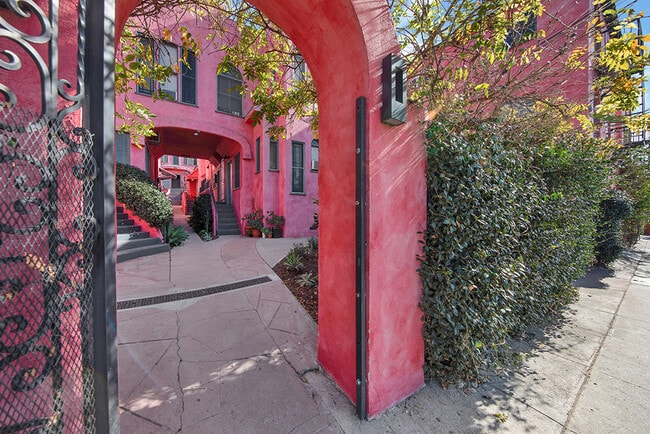 Building Photo - Big Momma Court Apts...Magical Renovated B...