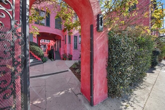 Building Photo - Big Momma Court Apts...Magical Renovated B...