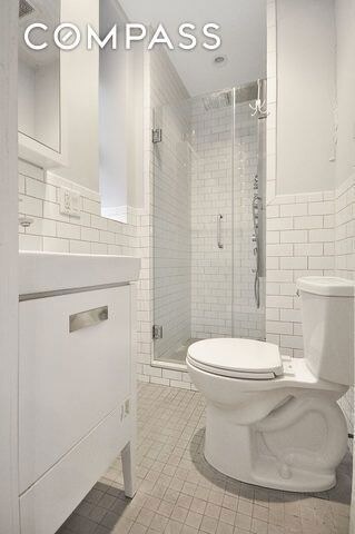 Building Photo - 175 E 105th St