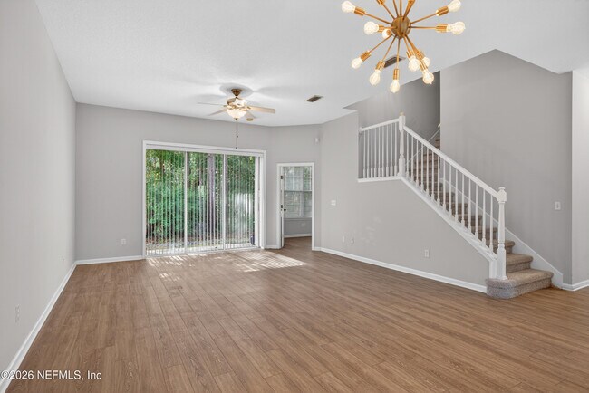 Foto del edificio - 6377 Island Forest Dr