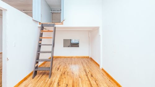Building Photo - 9 White St