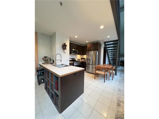 Foto del edificio - 214 4th St E