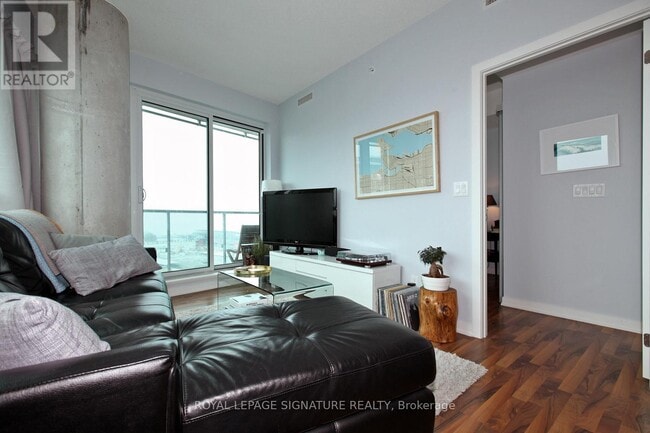 Building Photo - 150 E Liberty St