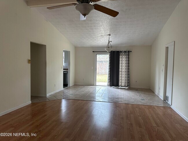 Foto del edificio - 4253 Huntington Forest Blvd