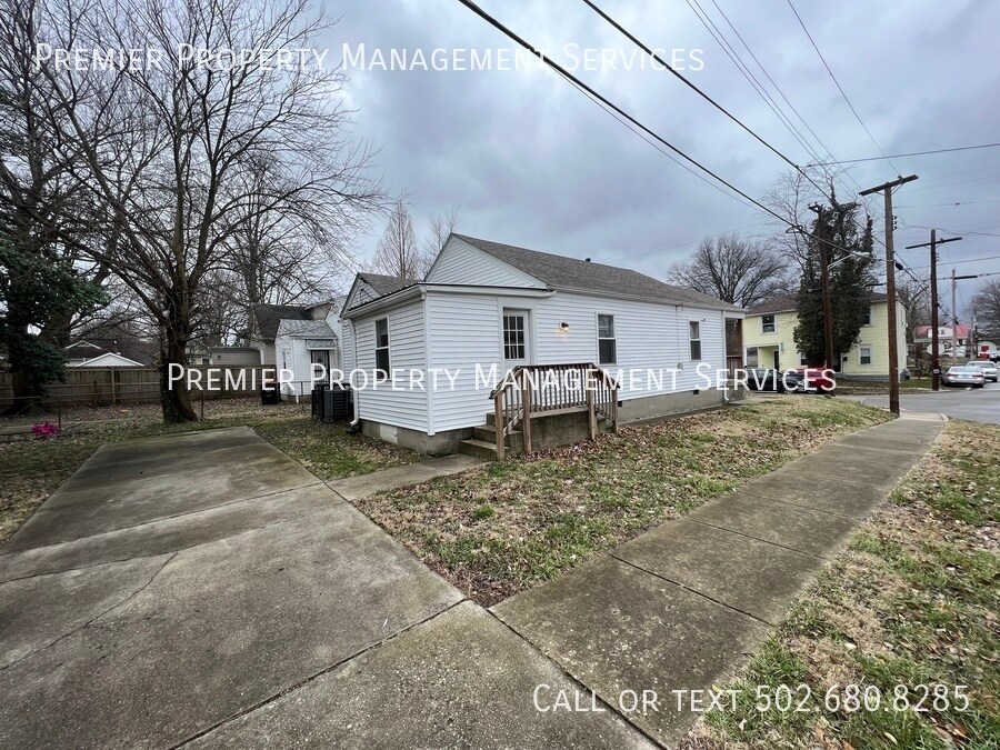 Primary Photo - 4325 Lonsdale Ave