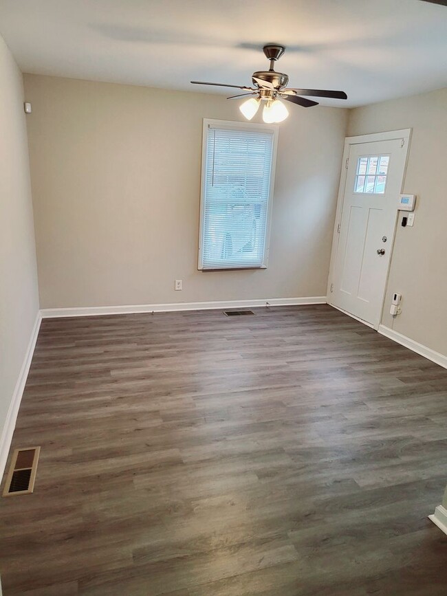 Building Photo - NEWLY RENOVATED IN SOUGHT AFTER HAPEVILLE!...