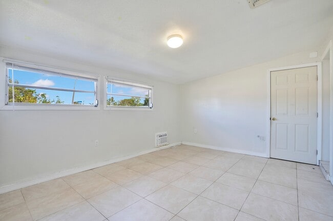 Building Photo - 1102 Kanza Ct