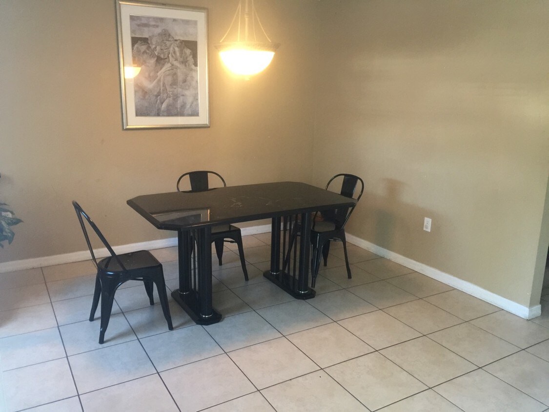 Foto del edificio - 123 Main St