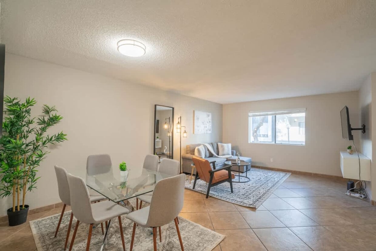 Foto principal - 8550 E McDowell Rd