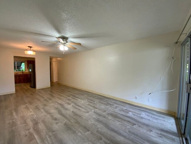 Building Photo - COLLEGE GARDENS