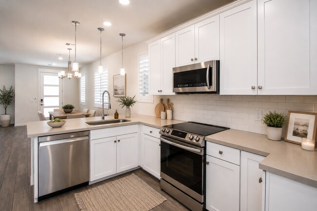 Cocina, puesta en escena - 300 N Gila Springs Blvd