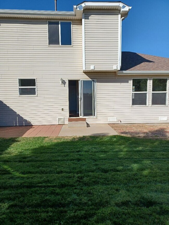 Foto del edificio - 3200 Rock Point Ct