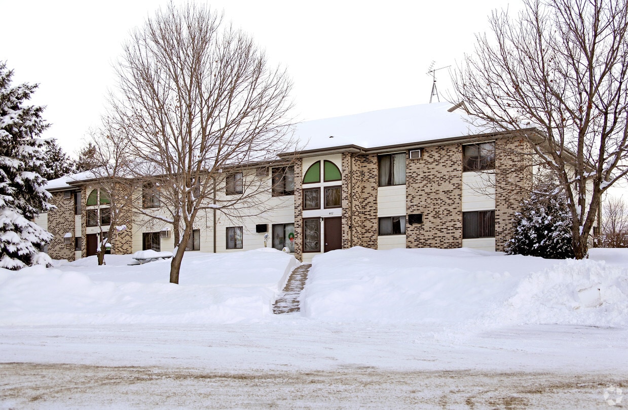 402 Austin Ave N, Litchfield, MN 55355 Apartments in Litchfield, MN