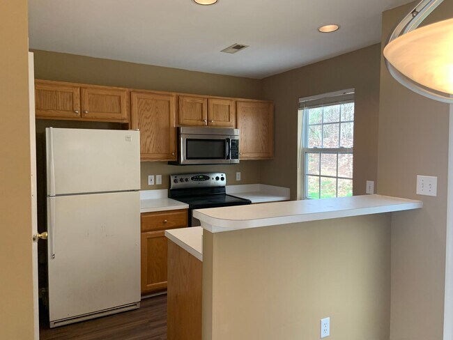 Foto del edificio - 2 bedroom townhome in Chelsea Commons