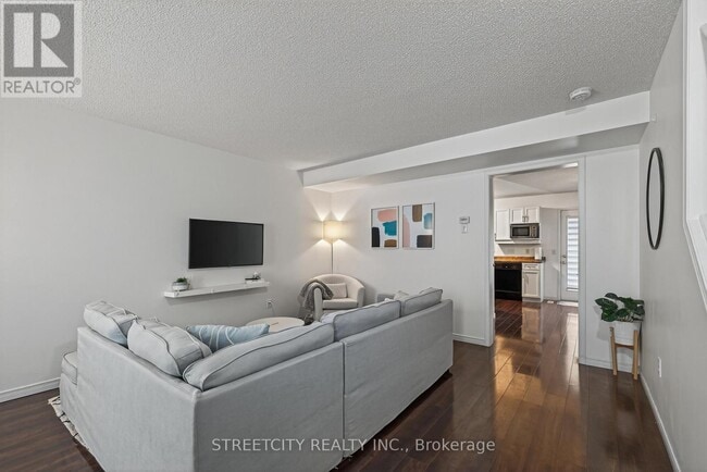 Building Photo - 1320 Savannah Dr