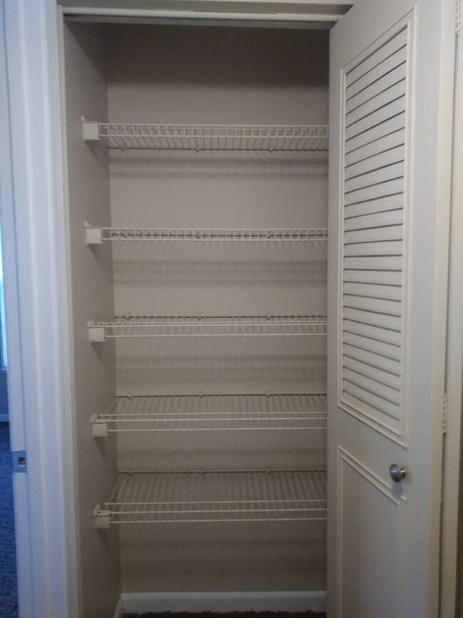 Building Photo - Locust Grove Apartments