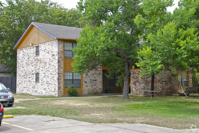 Building Photo - 210 Renfro St