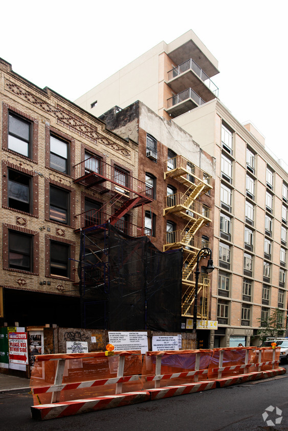 Building Photo - 58 Orchard St