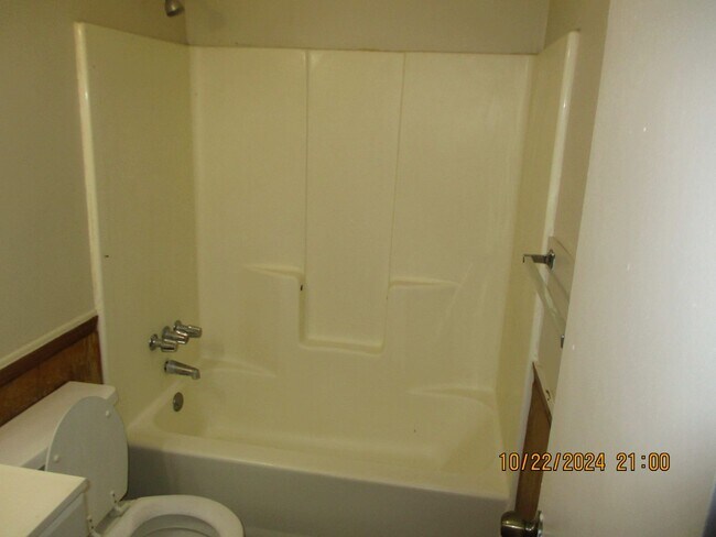 Building Photo - 306 Elsom St