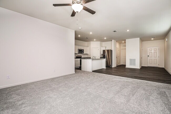 Building Photo - 753 Shepard Rock Dr