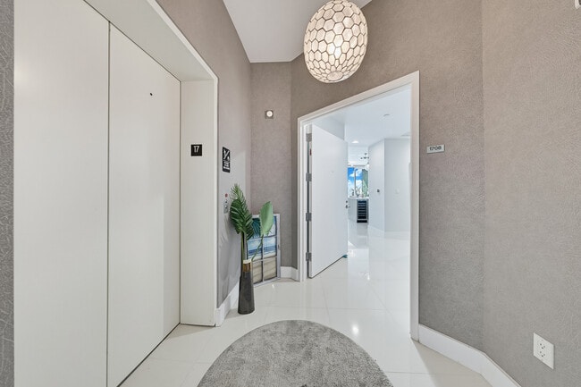 Foto del edificio - 2020 N Bayshore Dr