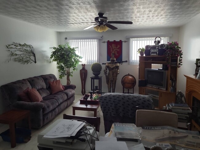 Building Photo - 630 Rue Principale