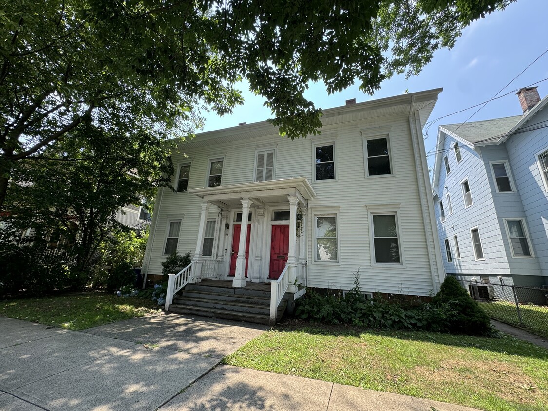 Foto principal - 102 Mansfield St