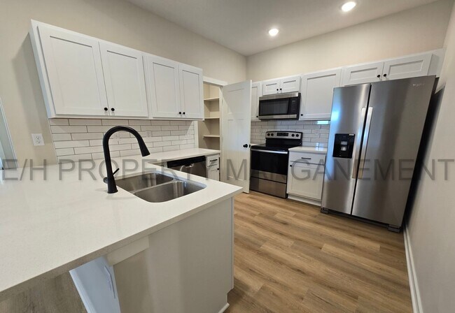 Building Photo - 12195 Fennec