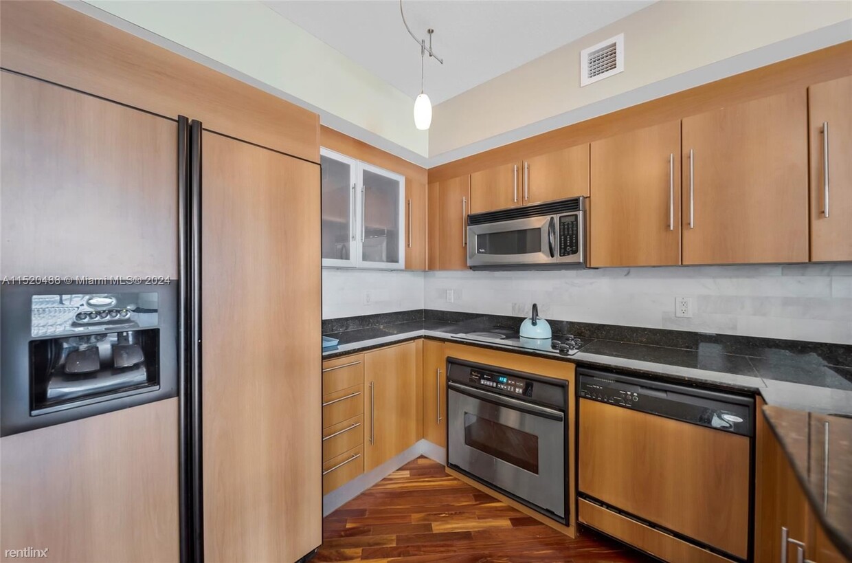 Foto principal - 2 br, 2 bath Condo - 335 S Biscayne Blvd A...