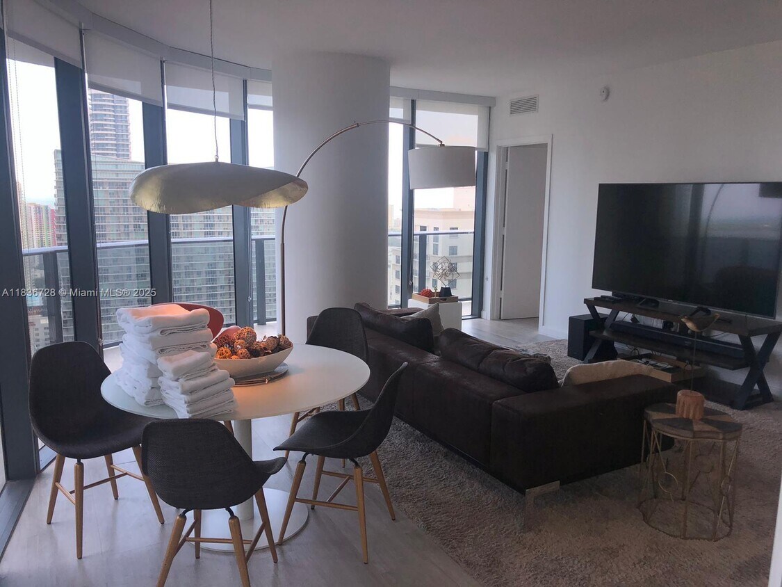 Foto principal - 55 SW 9th St