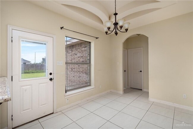 Building Photo - 206 Caramel Dr