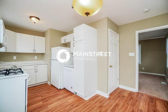 Foto del edificio - 3 Bedroom Pet-Friendly Home in COLUMBUS, OH with Main Street Renewal