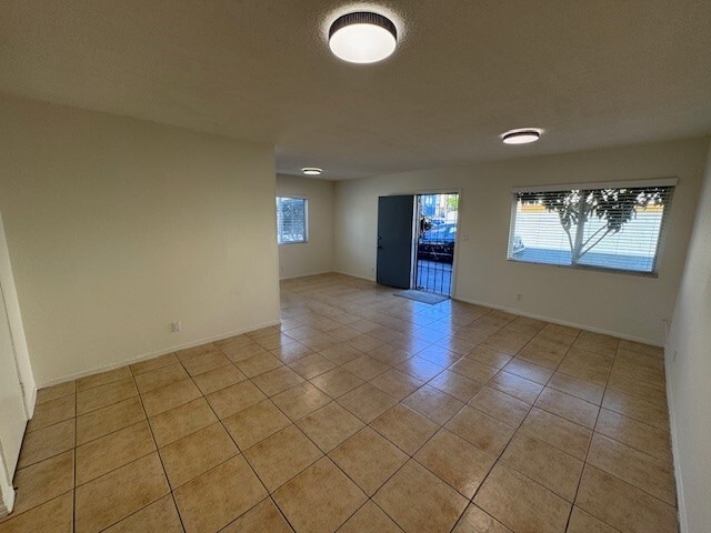 Foto del edificio - 6936 Agnes Ave