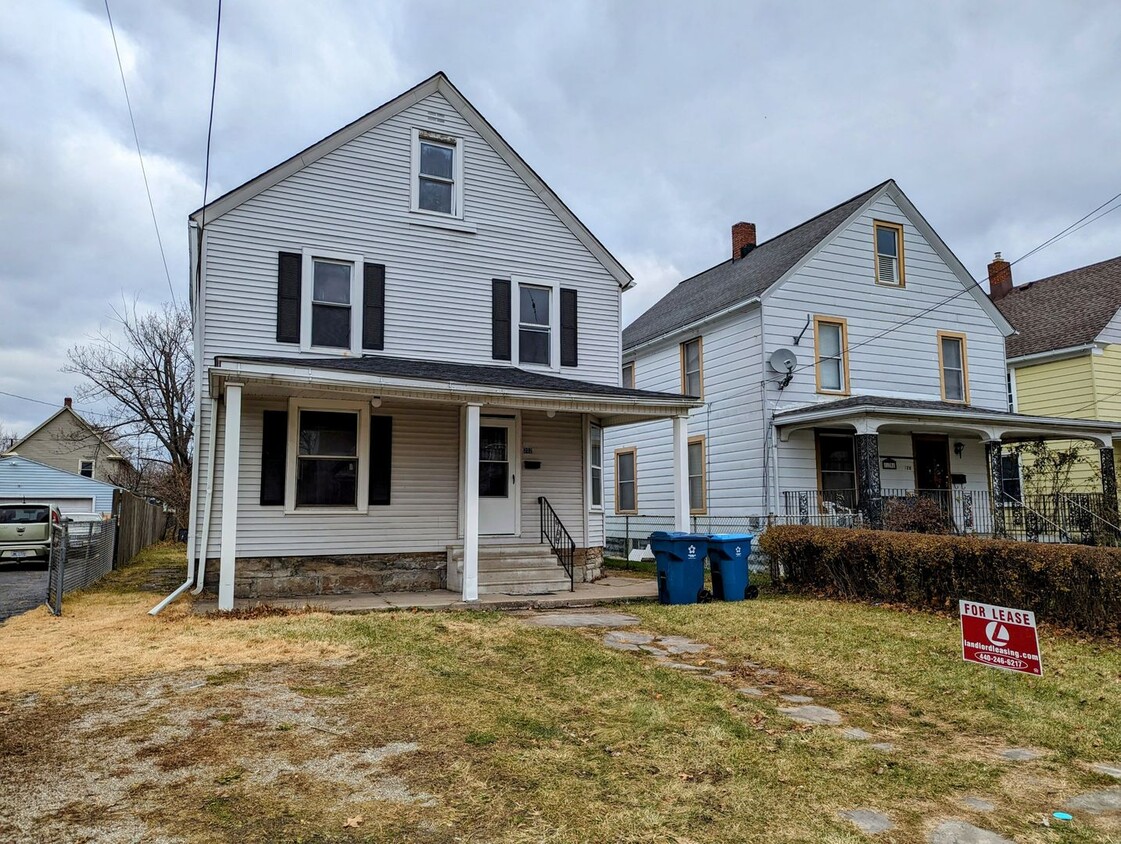 Primary Photo - Inviting 3-Bedroom Colonial with New Floor...