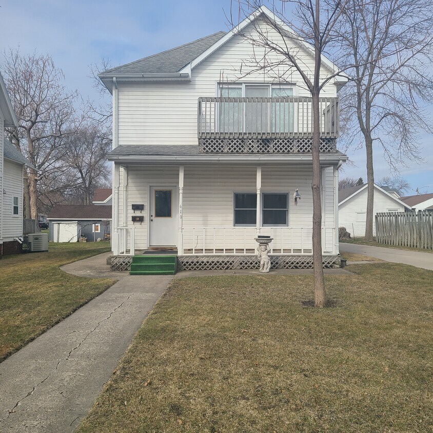 Foto principal - 610 2nd St SW