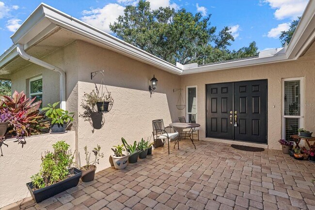 Building Photo - 6916 W Country Club Dr N